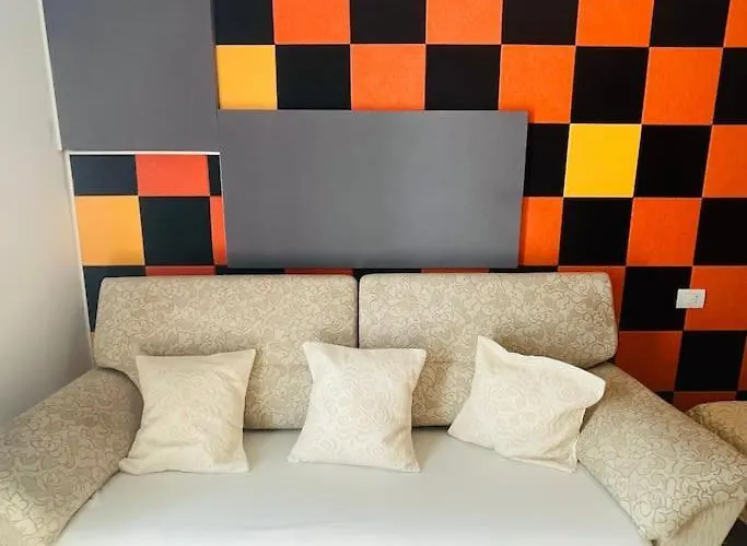 Vicino Aeroporto - Orange Marina Apartament *